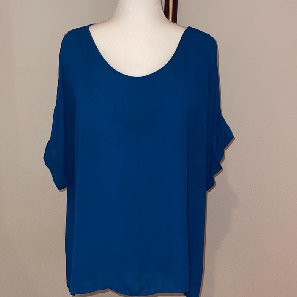 Elegant Blue Women's Top Size L